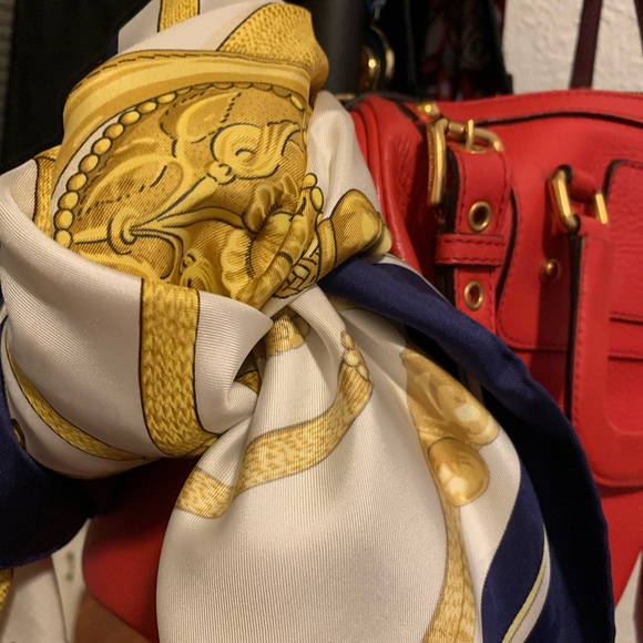 Hermes Accessories - HERMÉS 100% Silk Scarf